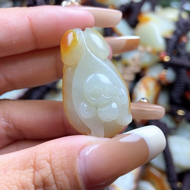 和田玉颈饰未镶嵌