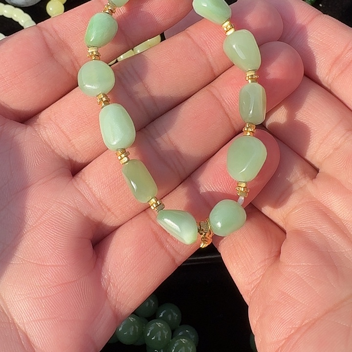 和田玉未镶嵌手串