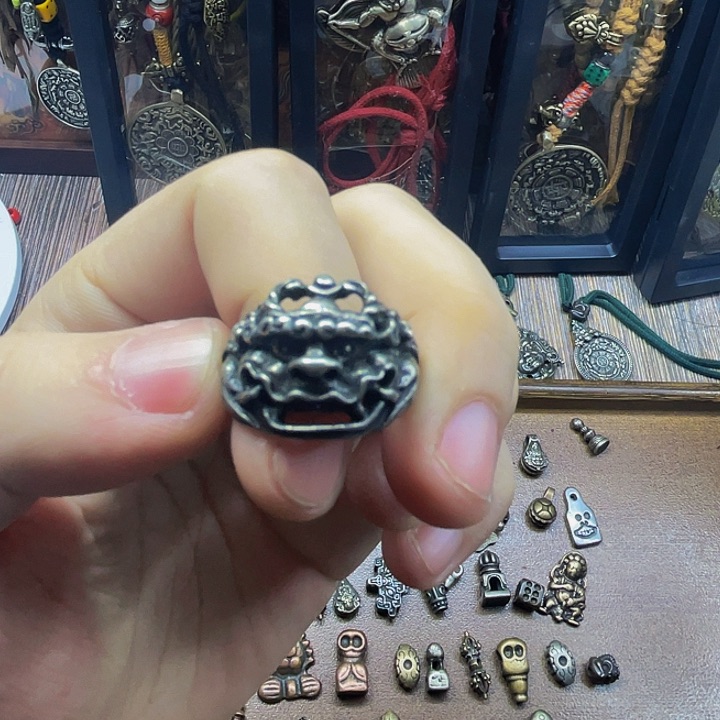 藏传白铜支巴扎戒指