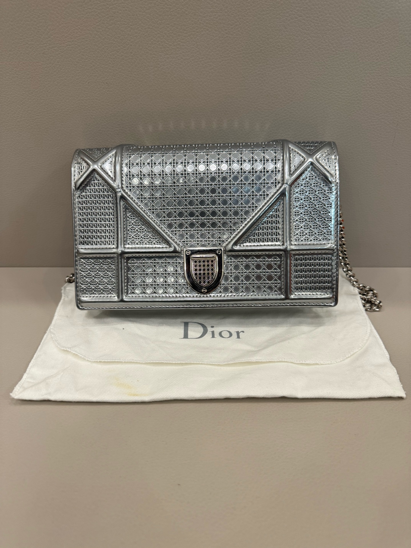 95新 DIOR/迪奥 Dior 盾牌 woc 银色单肩包M3196