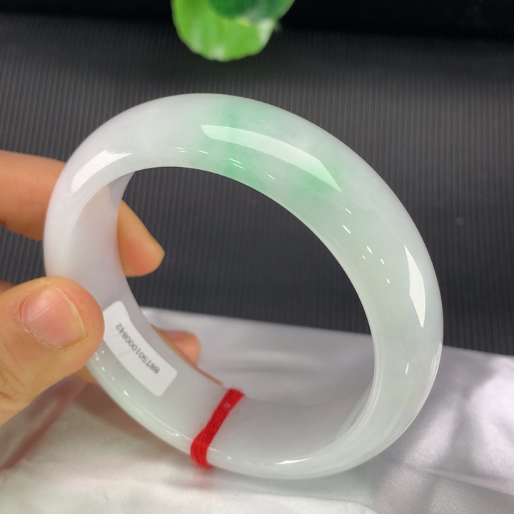 翡翠手镯未镶嵌轮胎57