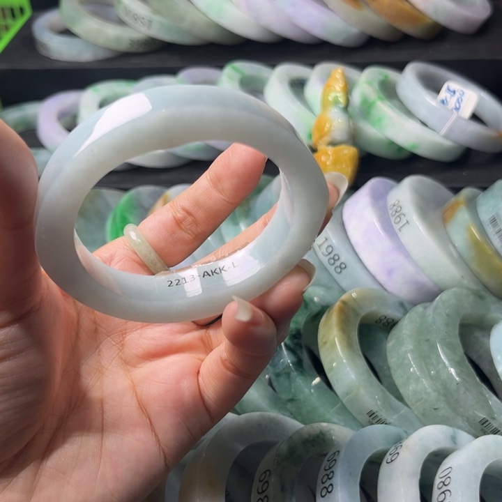 定制翡翠未镶嵌手镯