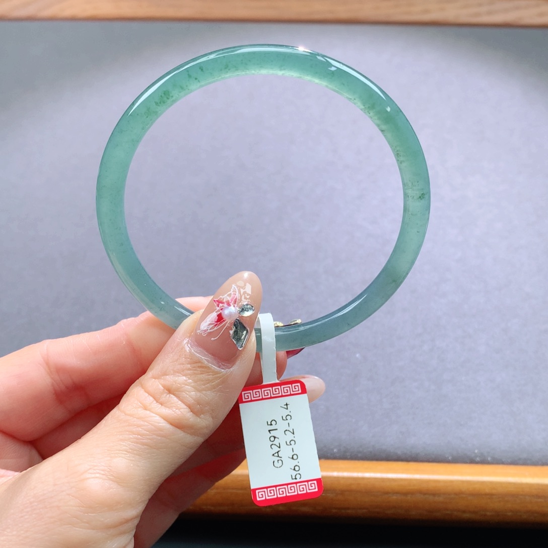 翡翠手镯未镶嵌天然翡翠手镯