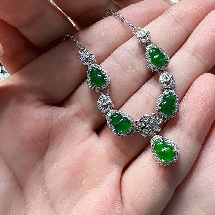 翡翠颈饰未镶嵌天然A货翡翠放漏