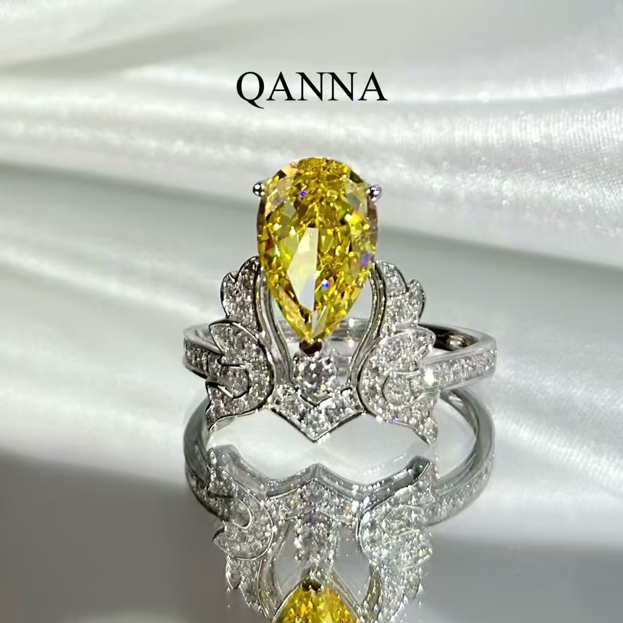 QANNA【黄色大水滴 金钟花】【设计款】奢华名媛风经典皇冠钻石戒指AY