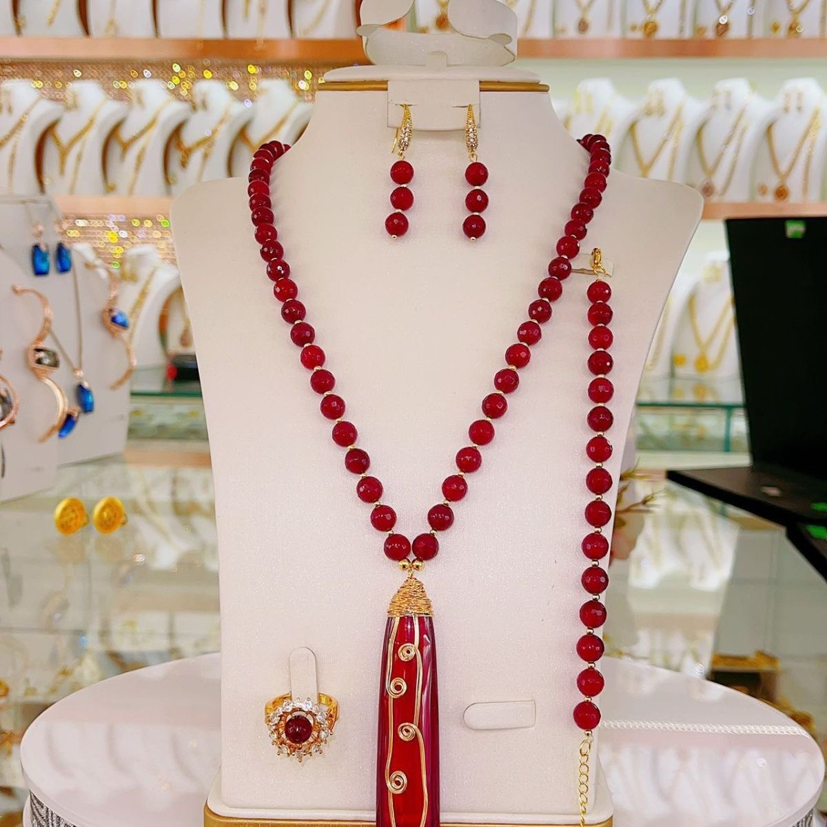 铜合金锆石项链 四件套首饰搭配衣服戴起来特别好看的的一个首饰