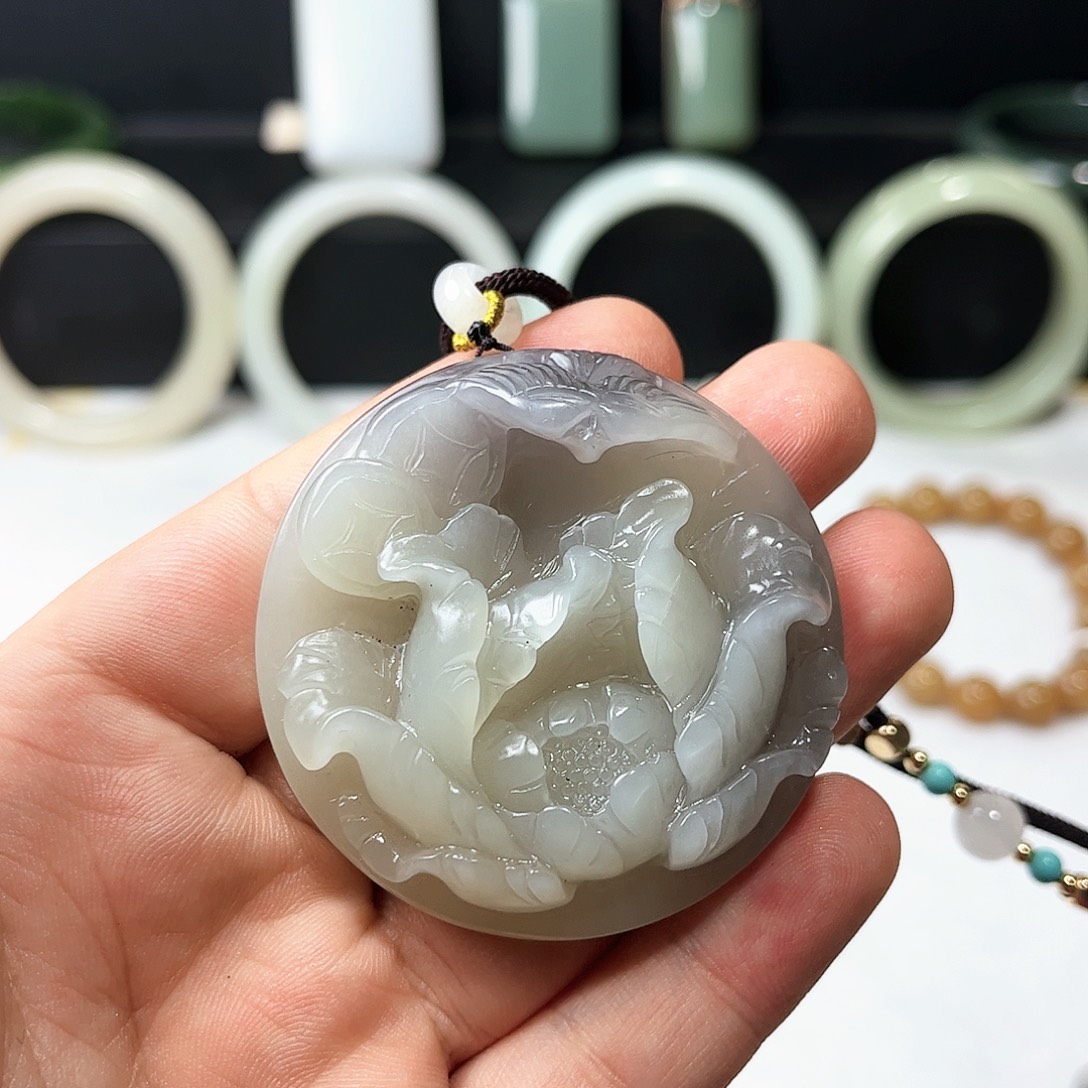 和田玉未镶嵌吊坠(不含链)46