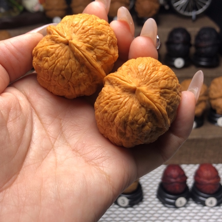 橄榄核吊坠22金丝绣球