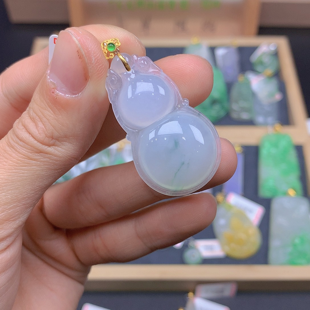 翡翠颈饰18K金镶嵌翡翠