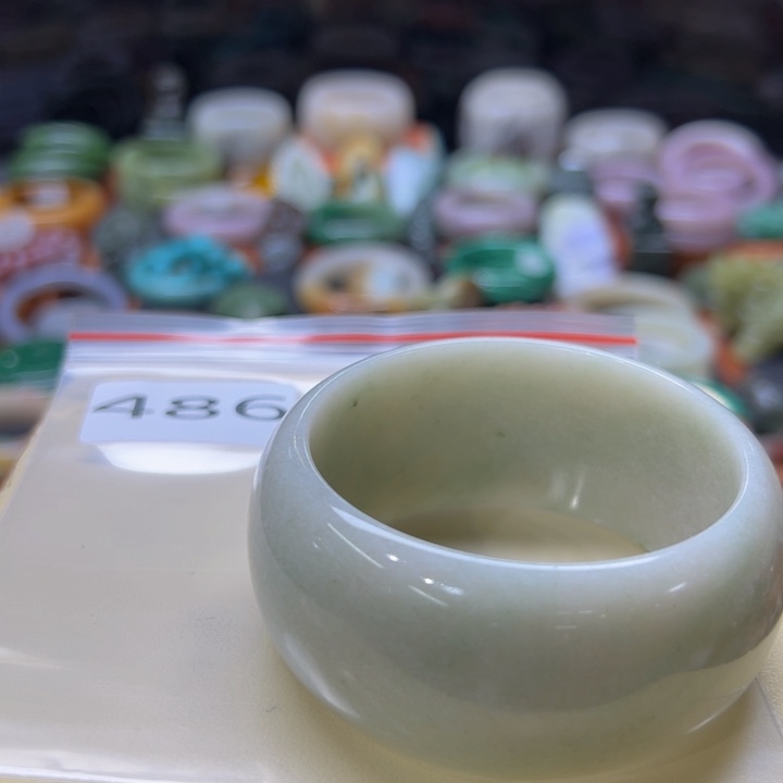 石英质玉手镯未镶嵌木***…486