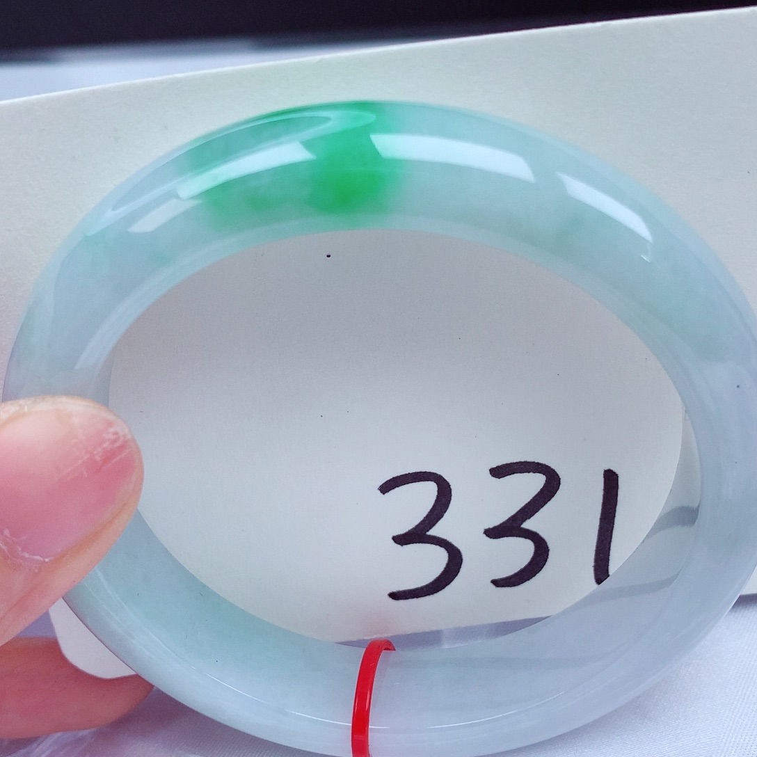 翡翠手镯未镶嵌翡翠