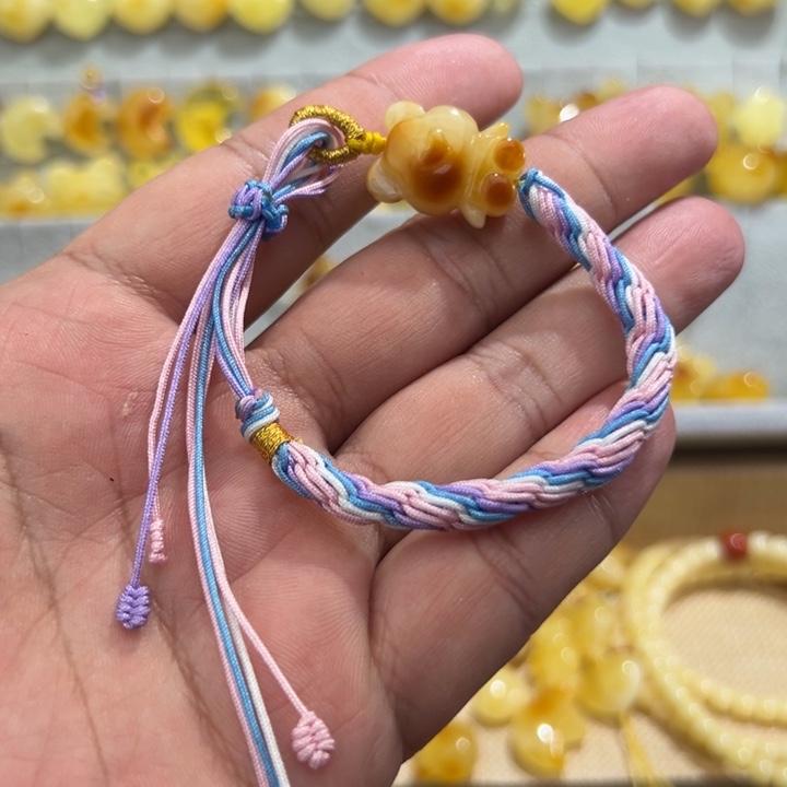 琥珀吊坠(不含链)未镶嵌小熊手绳