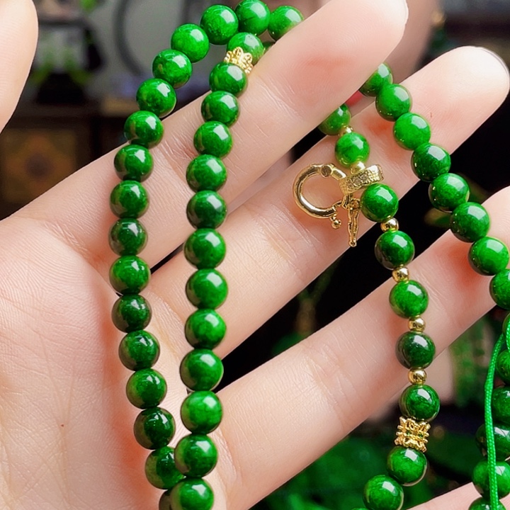 翡翠未镶嵌颈饰多样性