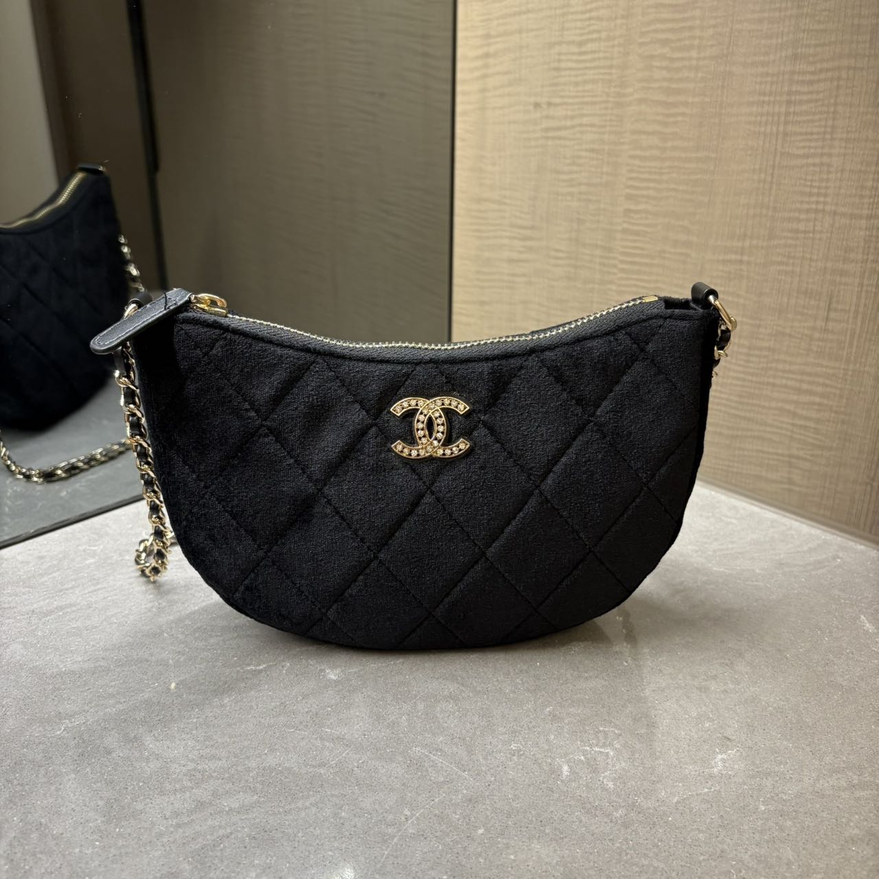 【佟掌柜专属】手拿月牙黑色包包时尚简约化妆包20cm*11cm