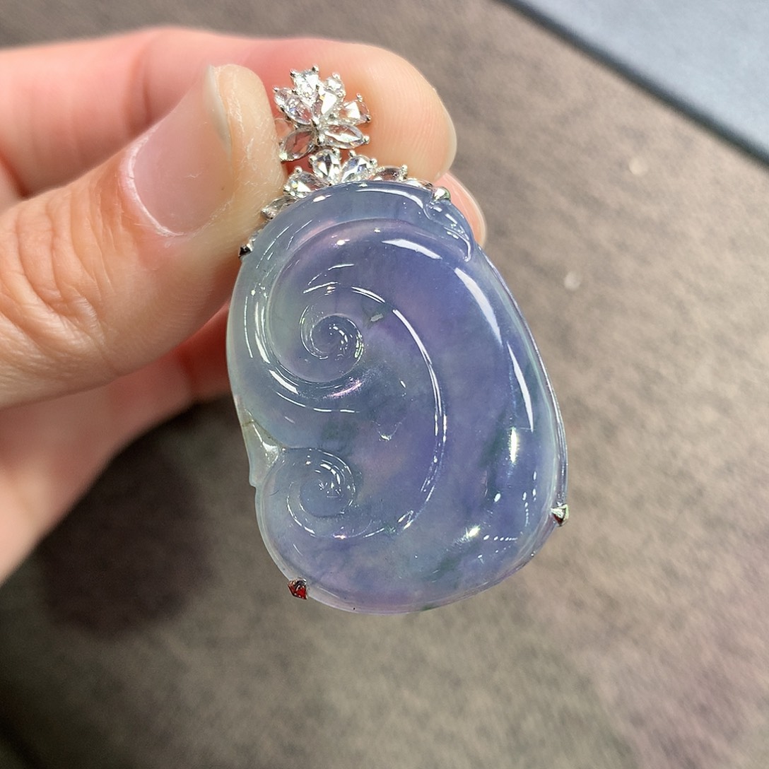 翡翠吊坠(赠链)18K金镶嵌