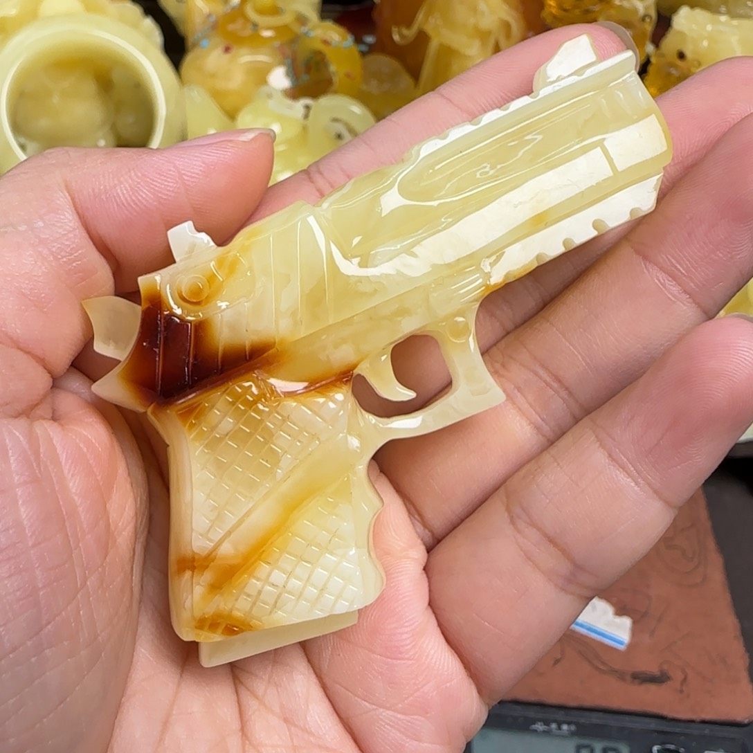 蜜蜡未镶嵌珠宝奇石