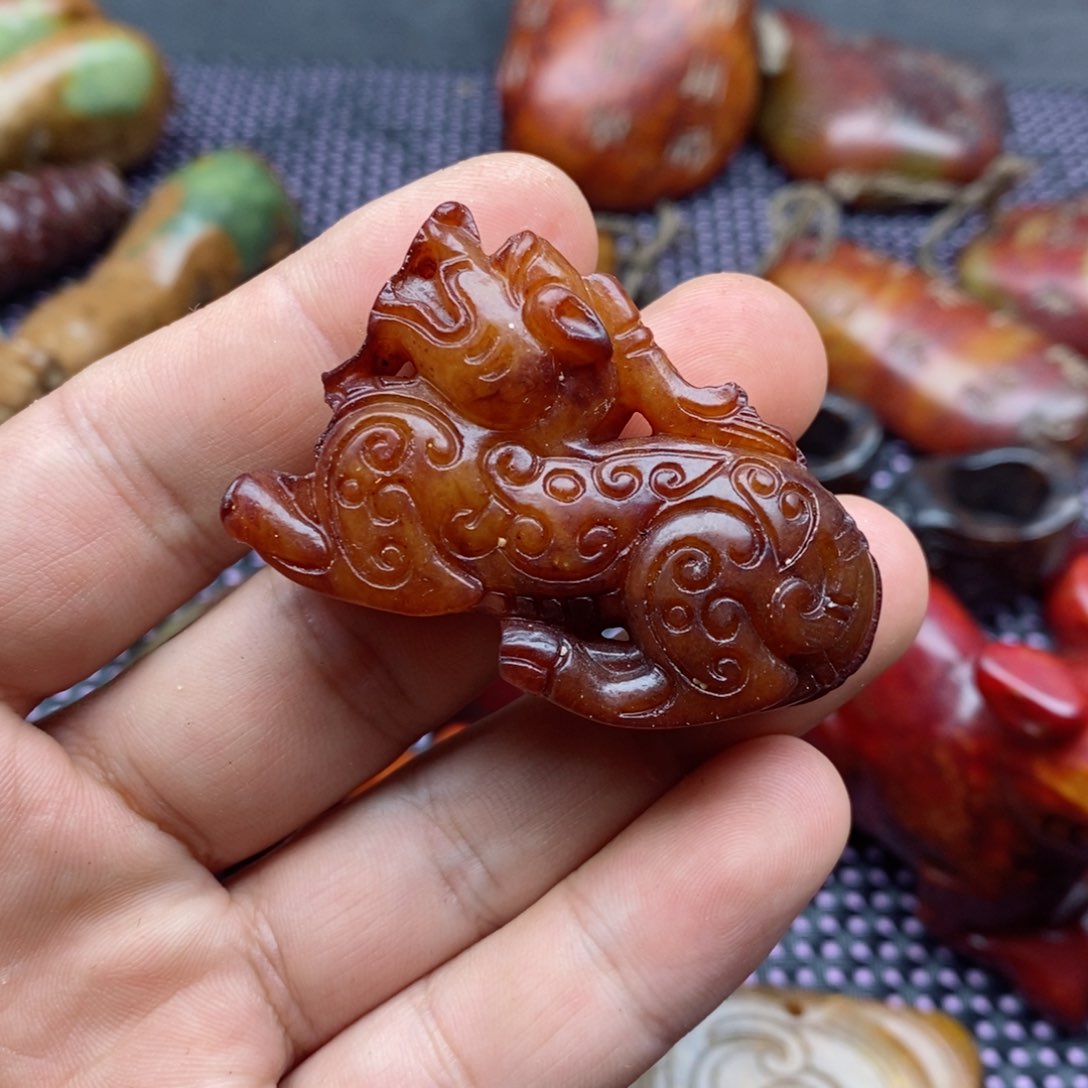 蛇纹石玉颈饰未镶嵌