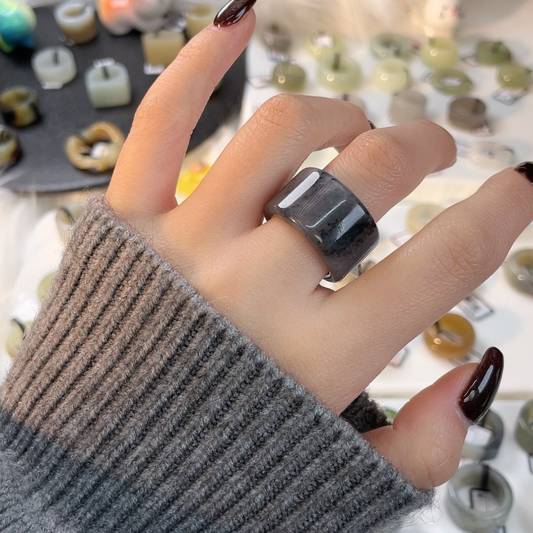 m***i和田玉未镶嵌戒指c37黑青花圆切17.7