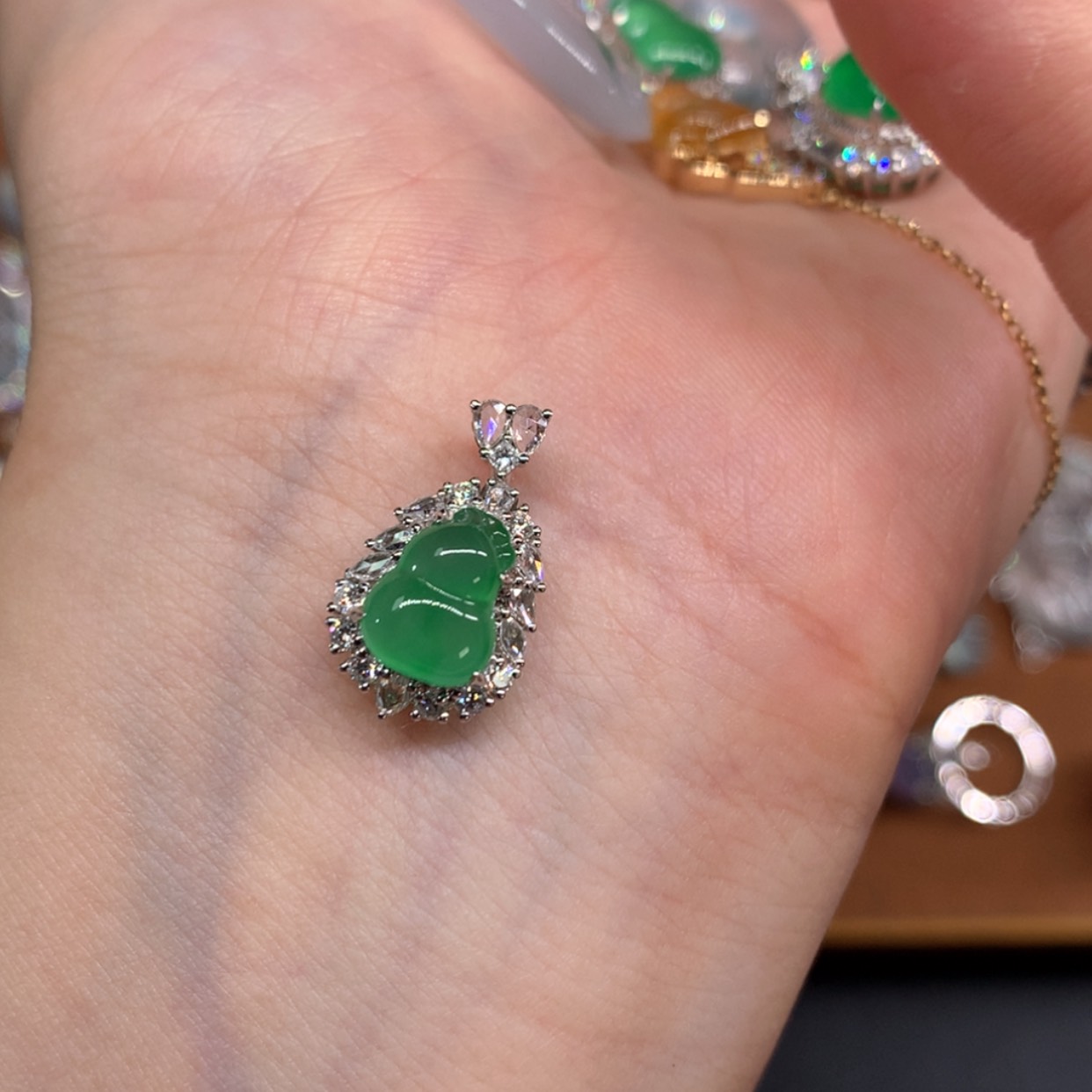 【闪购商品】翡翠颈饰18K金镶嵌吊坠