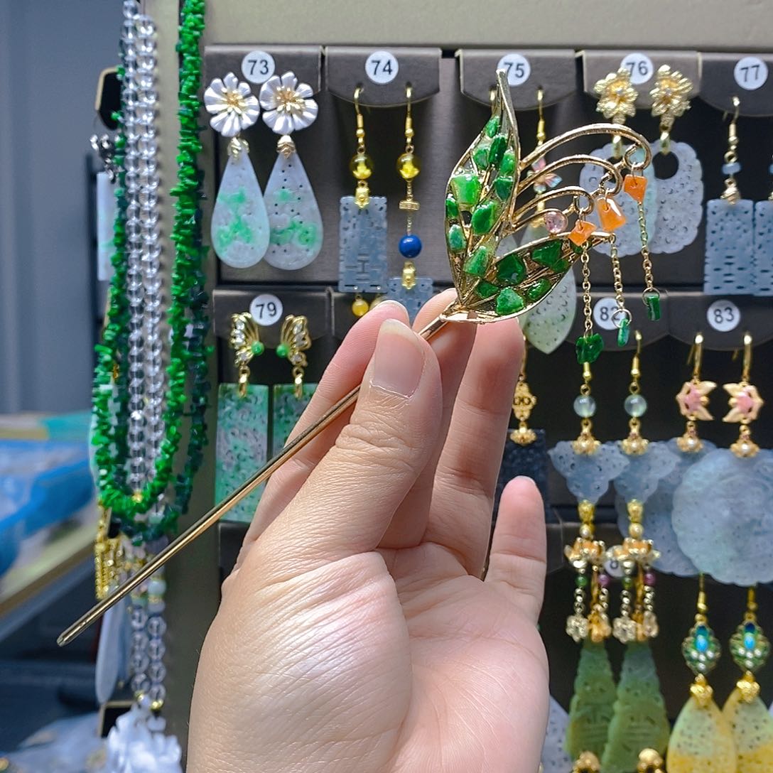 未镶嵌翡翠耳饰翡翠