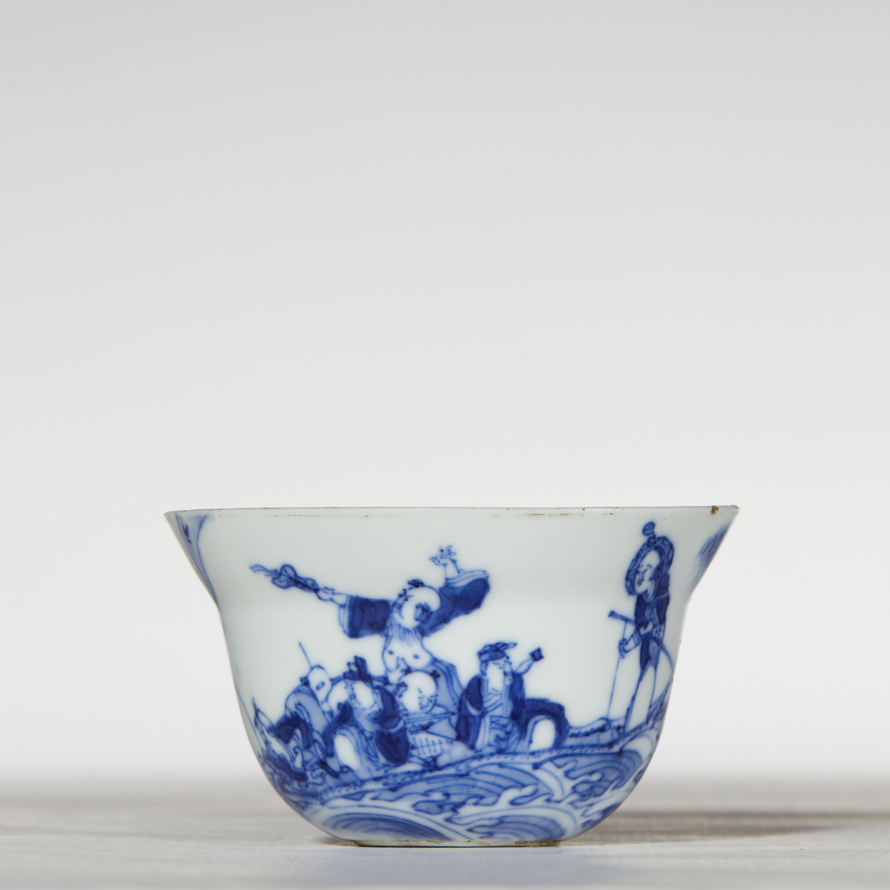 2、清光绪 青花八仙过海纹草帽杯【祥德86拍卖】