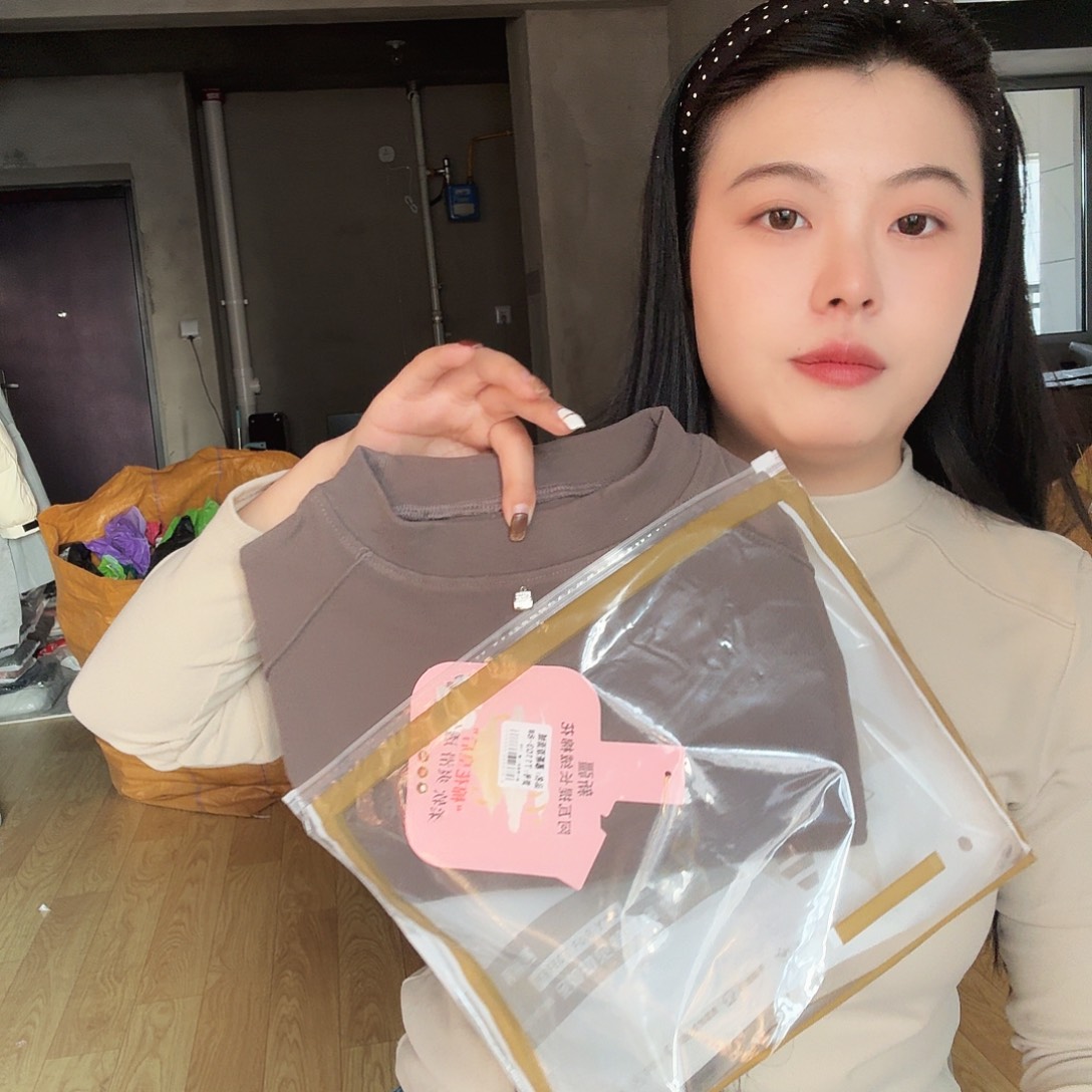 聚酯纤维咖色打底。 