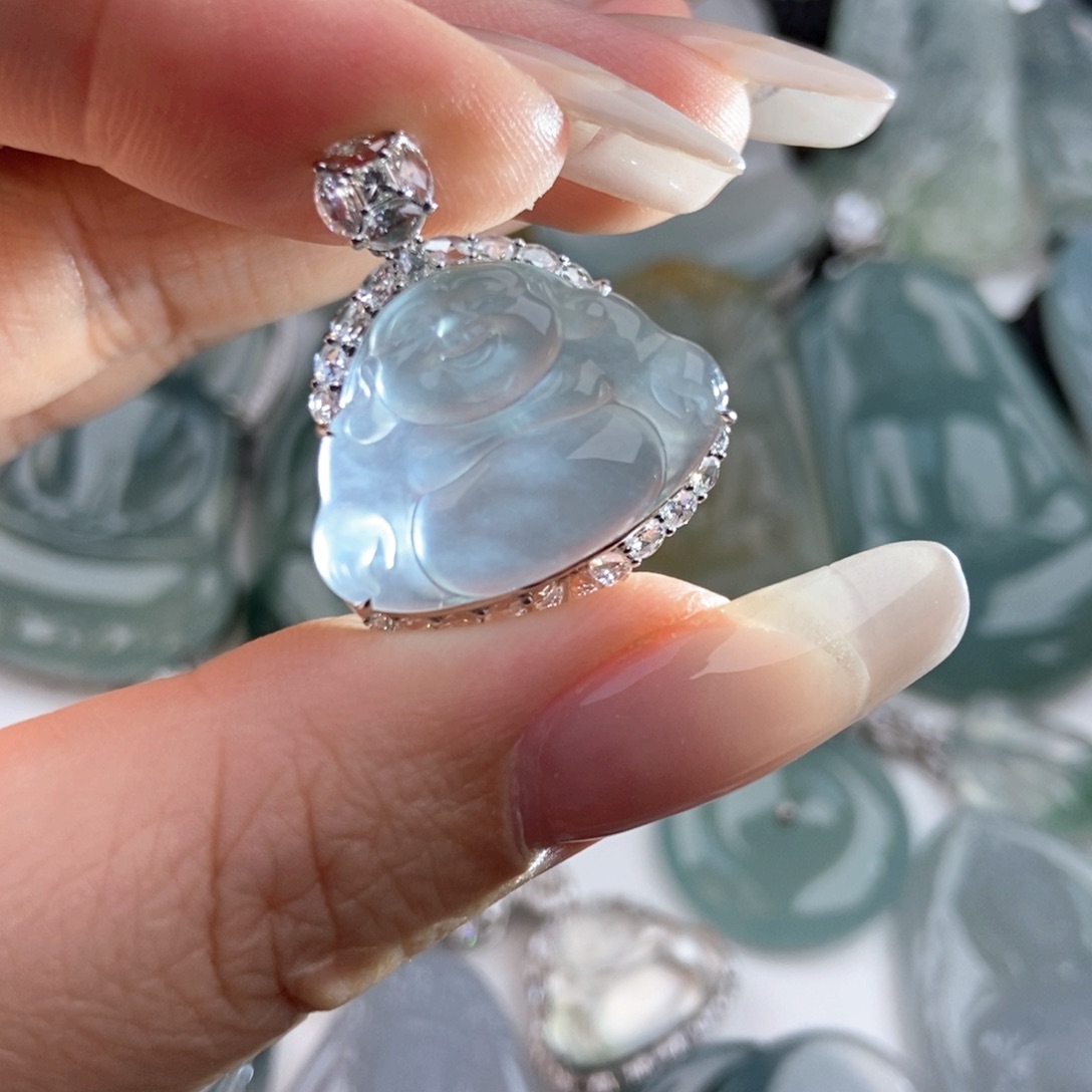 翡翠颈饰未镶嵌餐*