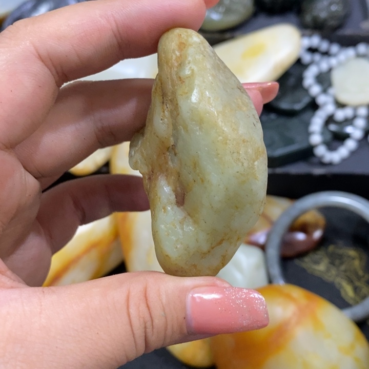 未镶嵌和田玉（糖玉）挂件