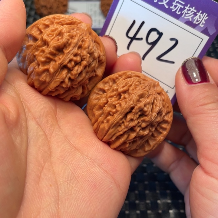 桃核把件41楼子492。。。。。。。