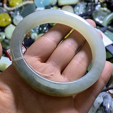 岫玉手镯未镶嵌62口径