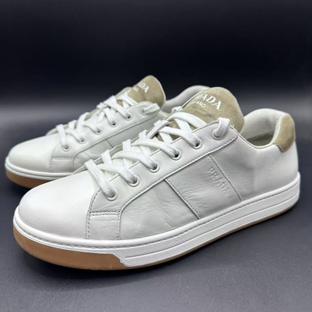 95新 Prada/普拉达 男士时尚百搭小白鞋小板鞋41码lb398