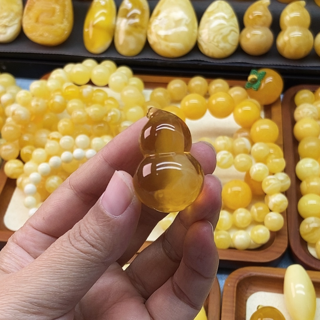 琥珀未镶嵌颈饰天然蜜蜡