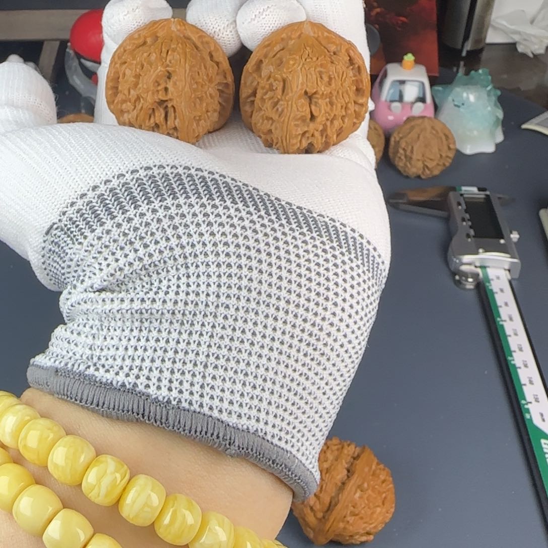 文玩核桃把件37全品三角白 有一只轻微虚尖