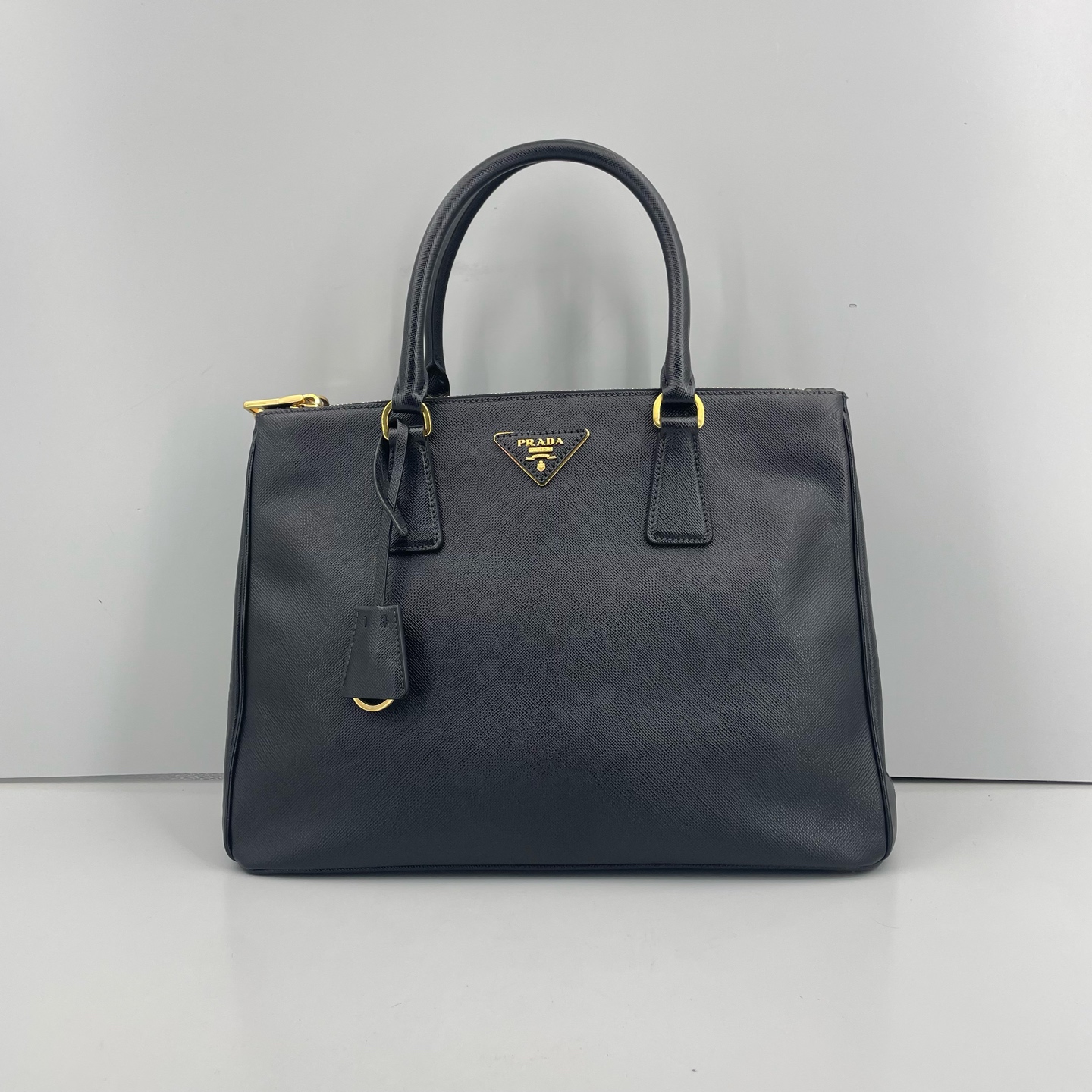 95新 Prada/普拉达 优选/新款黑金中号杀手包白标7D少肩带/32×23