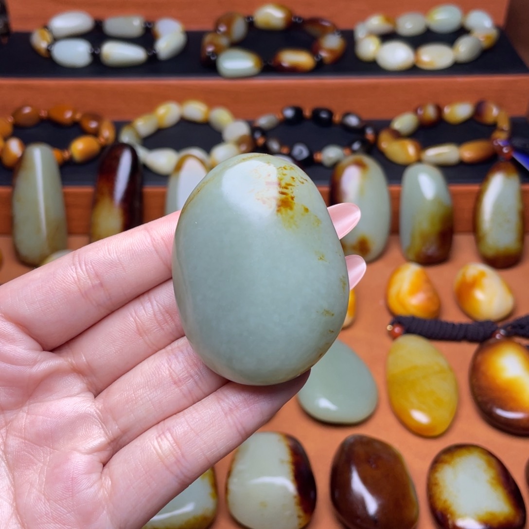 和田玉未镶嵌吊坠(不含链)龙**界