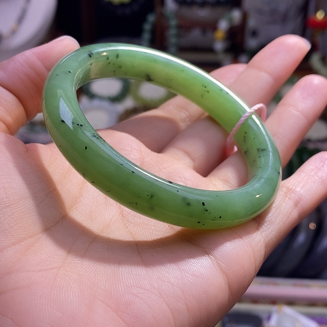 颈饰未镶嵌和田玉老坑料乌兰海猕猴桃手镯56.6