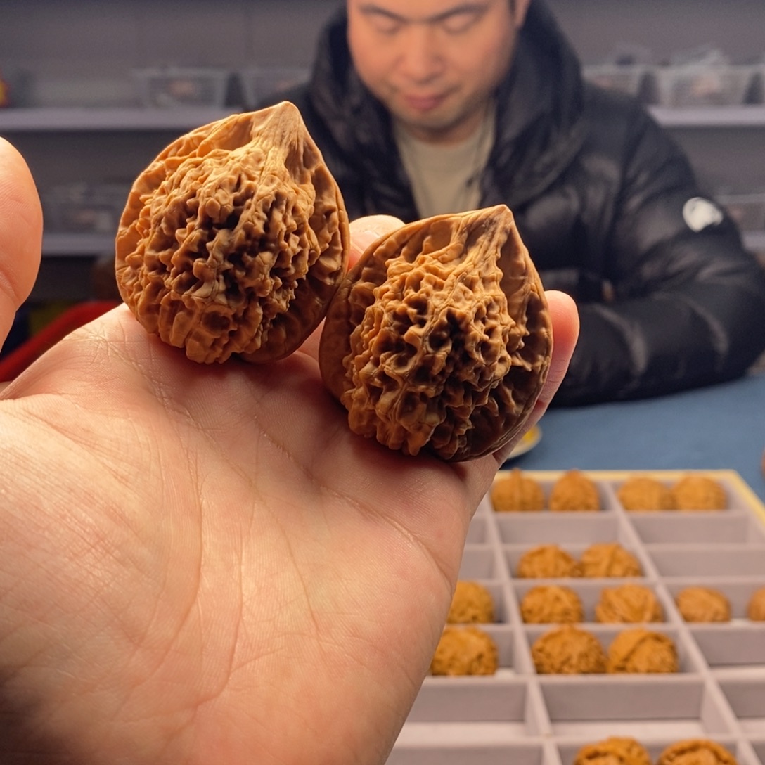 文玩核桃把件全品老树官帽46mm