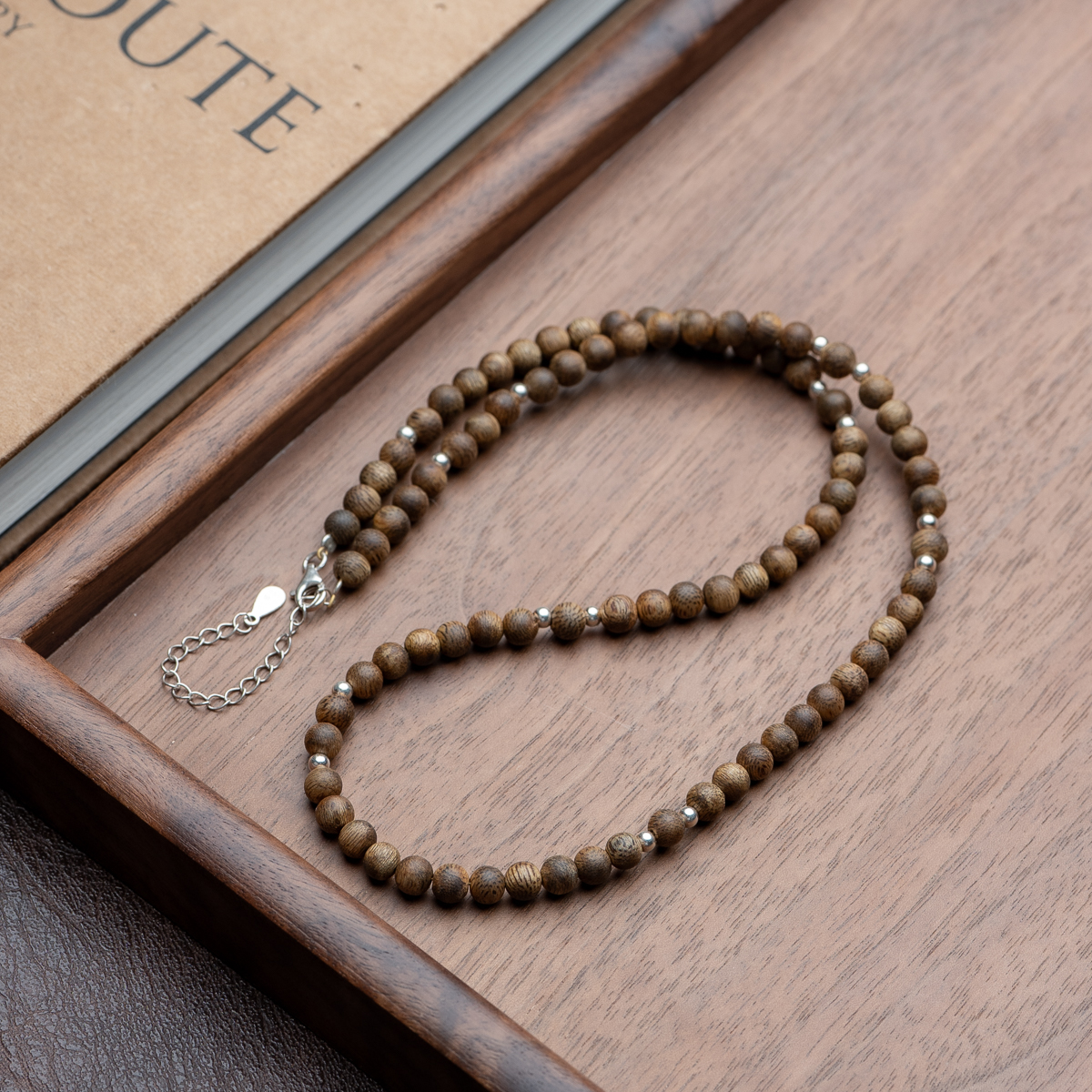 沉香莺歌绿棋楠沉香5mm银珠锁骨链项链