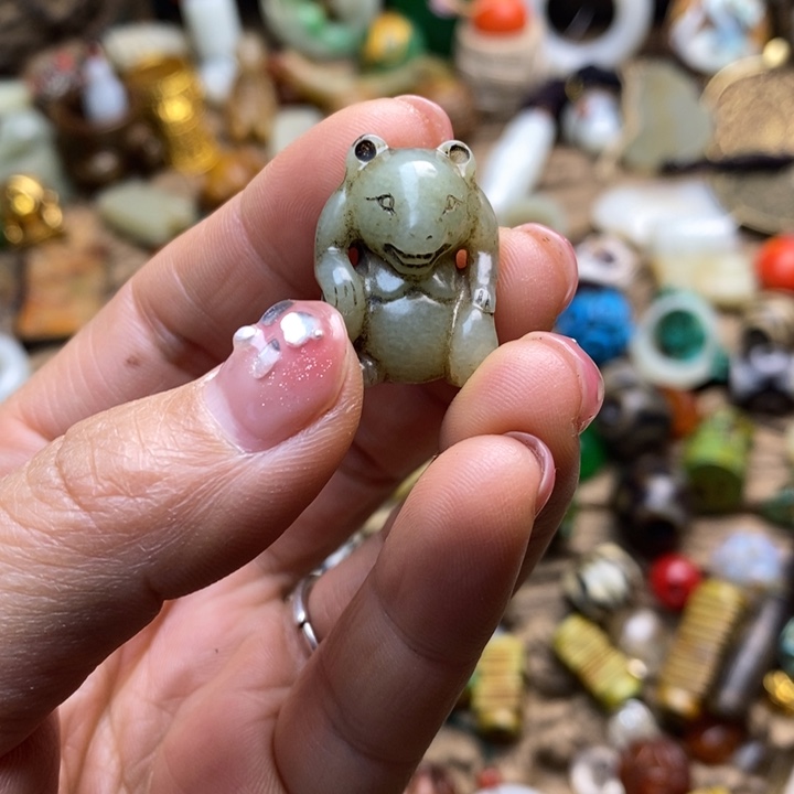 未镶嵌颈饰玛瑙/玉髓三*