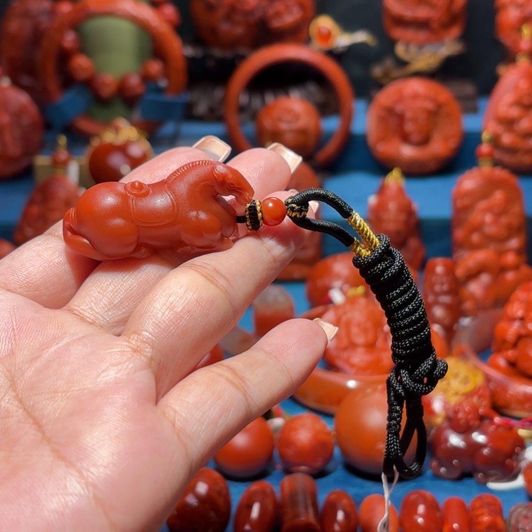 未镶嵌雕刻南红玛瑙