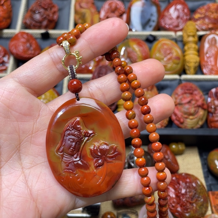 玛瑙/玉髓战国红吊坠未镶嵌