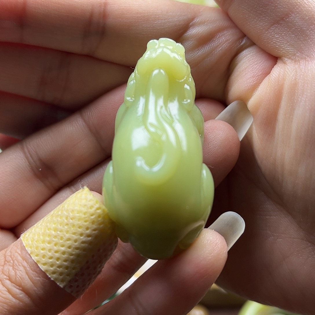 和田玉吊坠未镶嵌