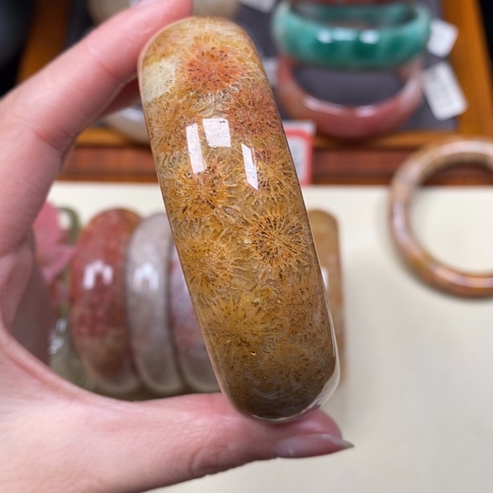 硅化珊瑚（珊瑚玉）手镯未镶嵌一**好