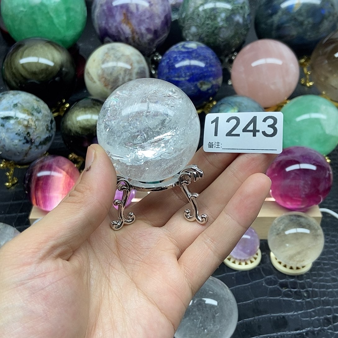 水晶摆件未镶嵌好**宝摆件