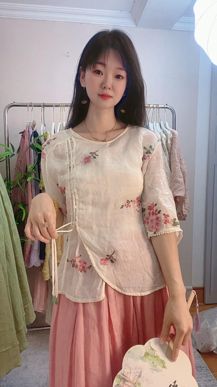 新中式苎麻刺绣女衬衫夏季薄款圆领设计款凉爽上衣