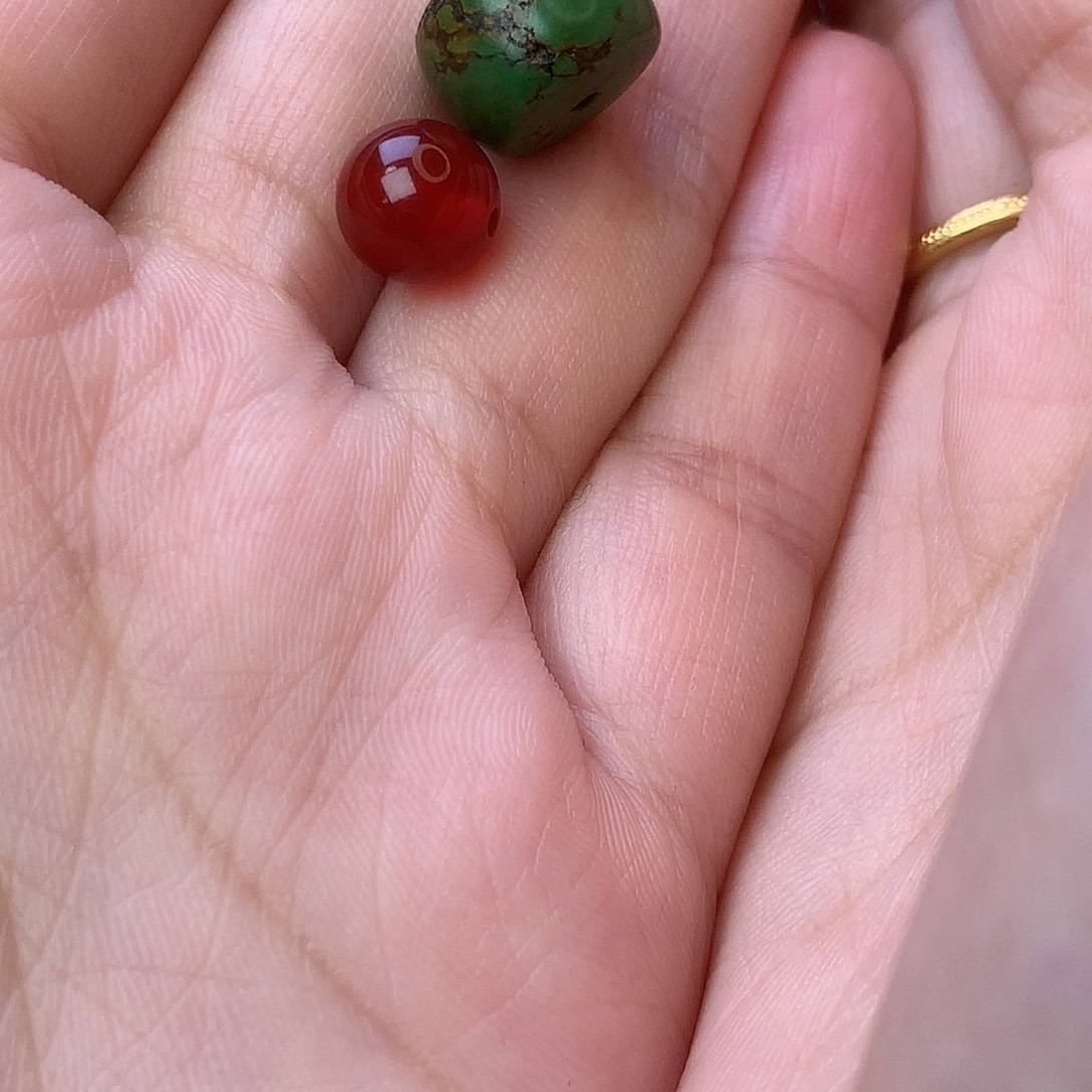 李***荔未镶嵌南红玛瑙珠宝奇石