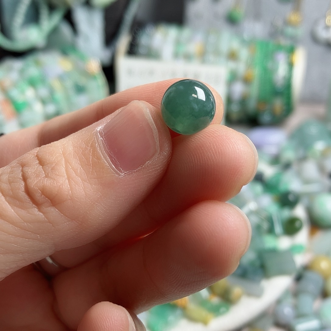 翡翠颈饰未镶嵌卡9.9