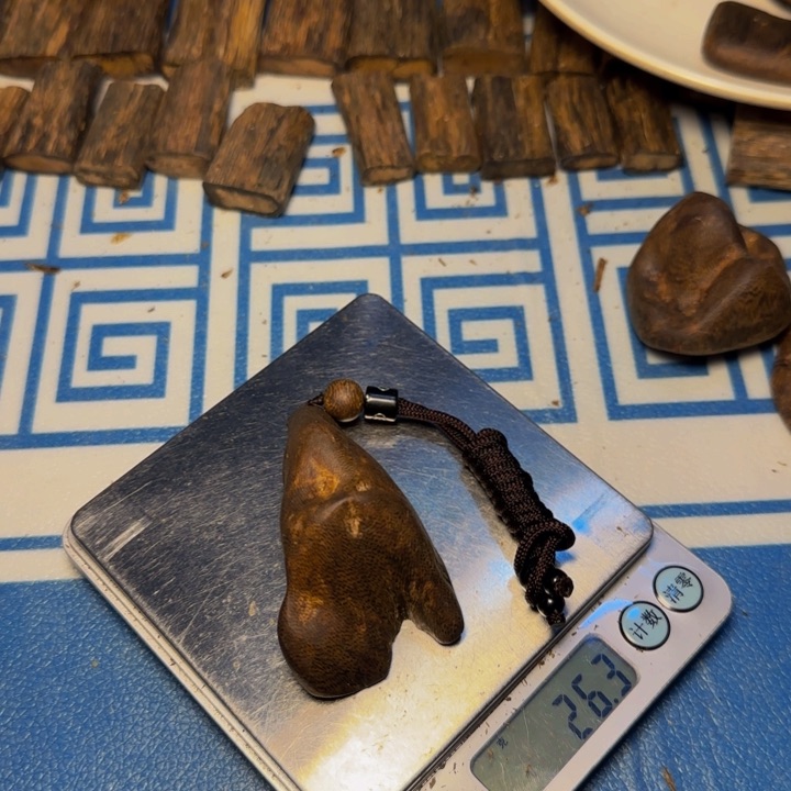 木乘*风手工艺雕塑根雕木方板材23克