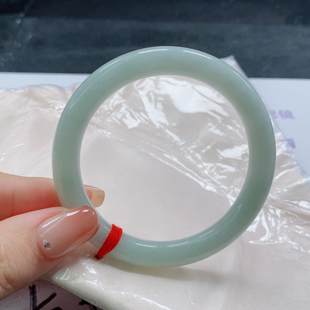 【闪购商品】未镶嵌手镯（圆镯）翡翠506号