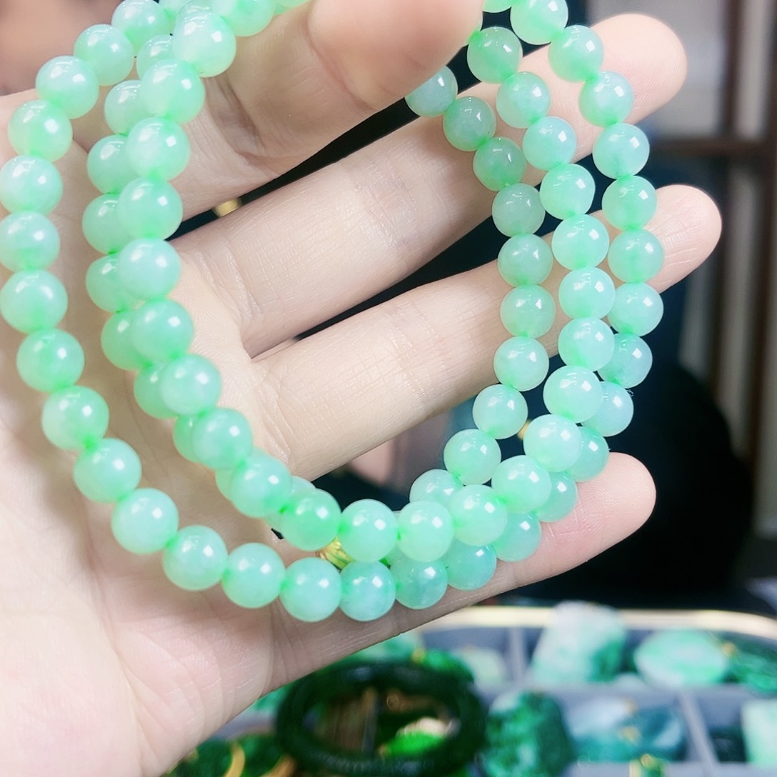 翡翠颈饰未镶嵌项链